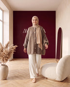 Oversize Strickcardigan Braun – in Bewegung